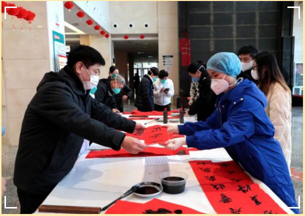 書畫名家走進(jìn)市五院 翰墨飄香情暖醫(yī)患心