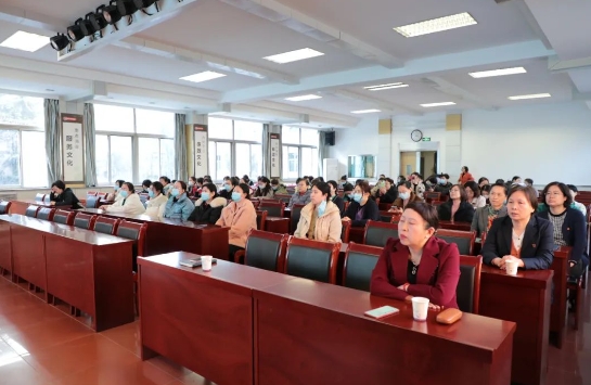 關(guān)愛“她”健康 情暖巾幗心——市五院工會(huì)組織“三·八”婦女節(jié)健康知識(shí)講座