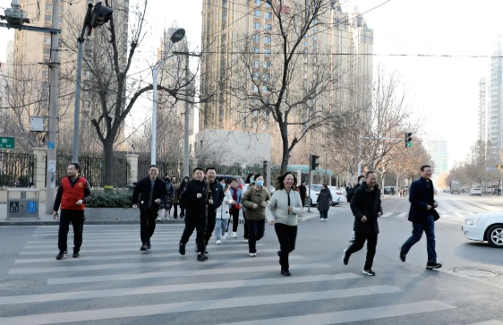 以奔跑之姿篤定前行|石家莊市第五醫(yī)院舉辦“迎新年”長(zhǎng)跑活動(dòng)